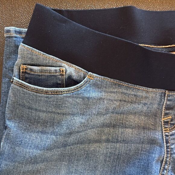 Liz Lange Maternity Boot Cut Medium Washed Jeans size 2 - Picture 3 of 8